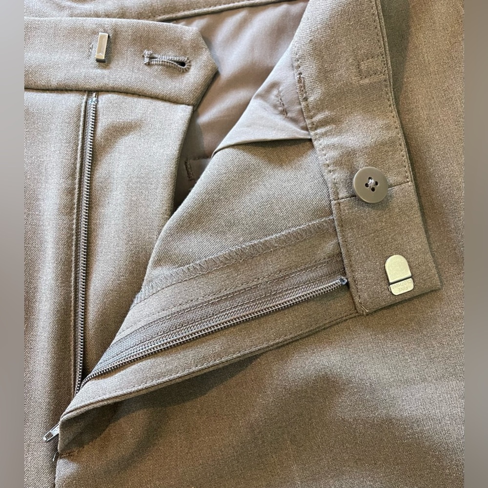 Uniqlo Women's Smart Ankle Trousers in Two Way Stretch - Picture 5 of 6